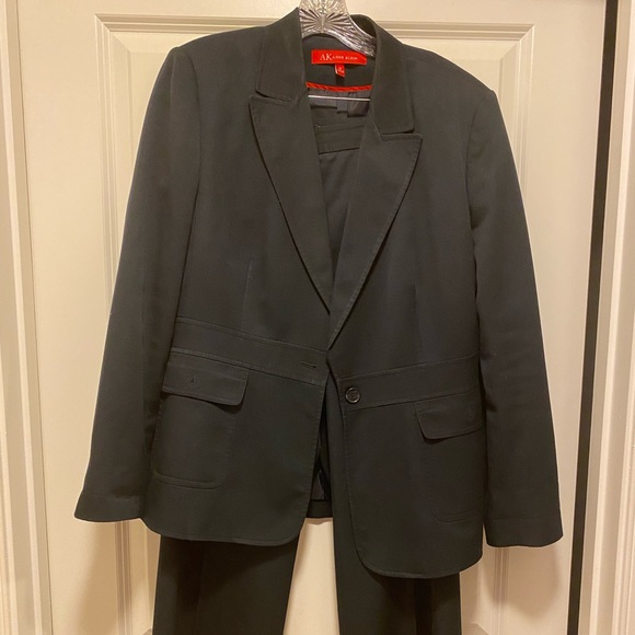 Dark Blue 2 piece Anne Klein Suit (read description for actual size) - Picture 7 of 8